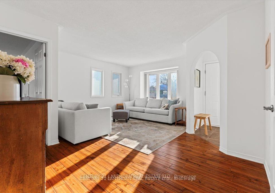 9-reynolds-place-prince-edward-county-ontario-x12362675