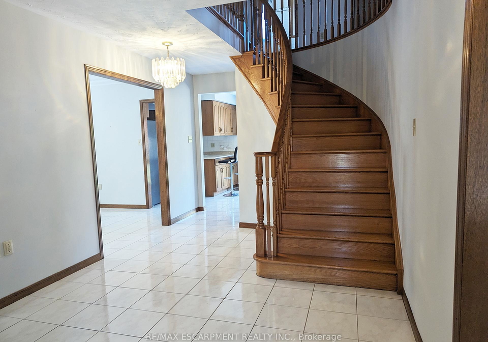 47-republic-avenue-hamilton-ontario-x12362934