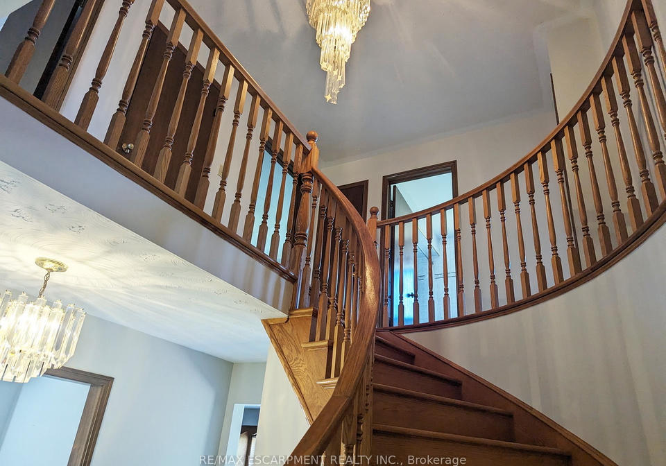 47-republic-avenue-hamilton-ontario-x12362934