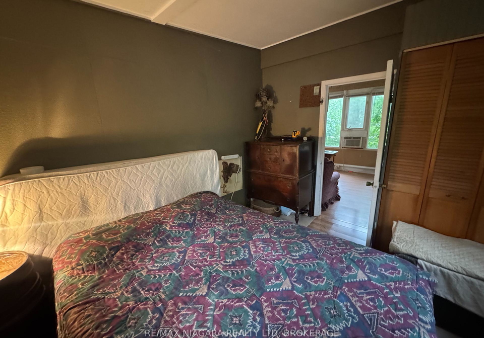 1640-dominion-road-fort-erie-ontario-x12363309