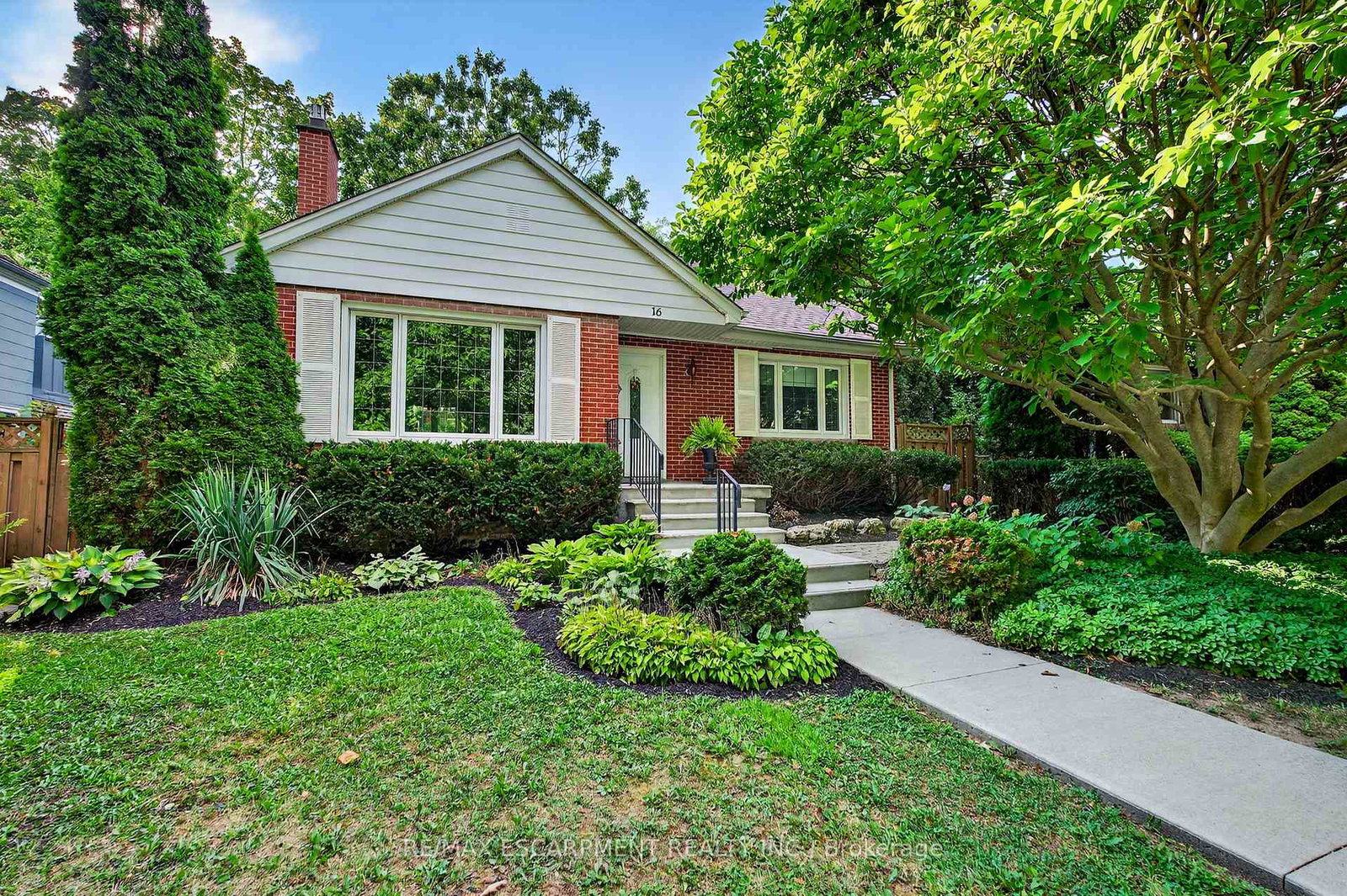 16-parkview-row-hamilton-ontario-x12363560