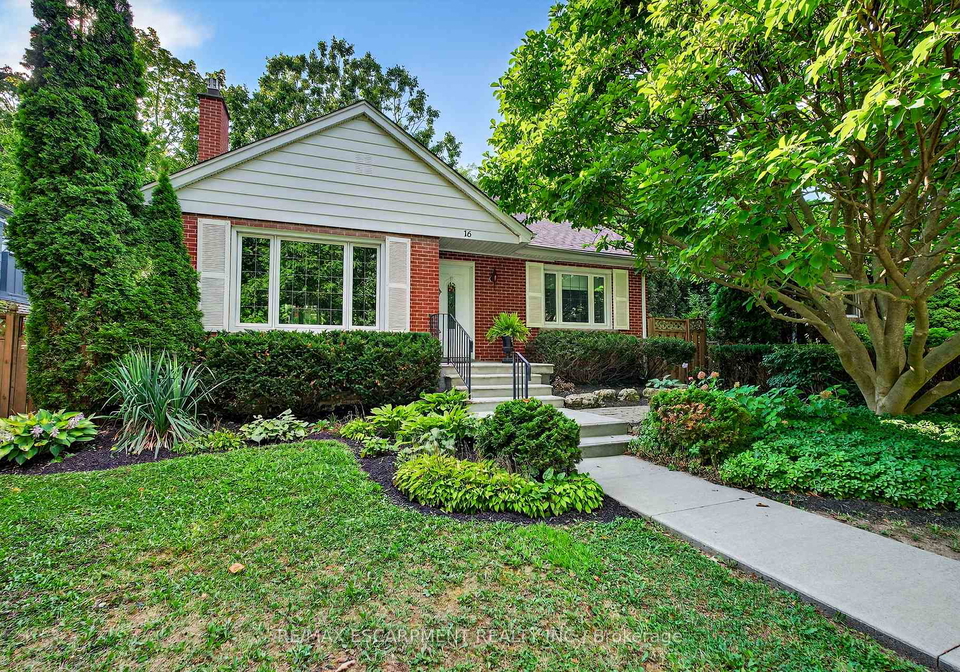 16-parkview-row-hamilton-ontario-x12363560