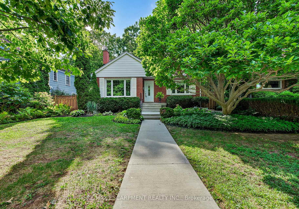 16-parkview-row-hamilton-ontario-x12363560