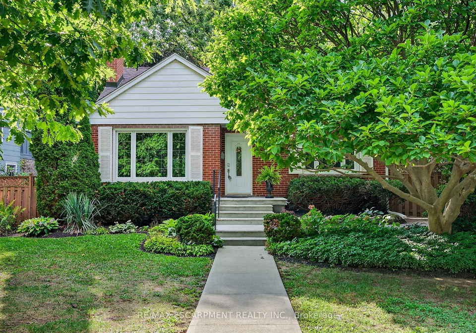 16-parkview-row-hamilton-ontario-x12363560