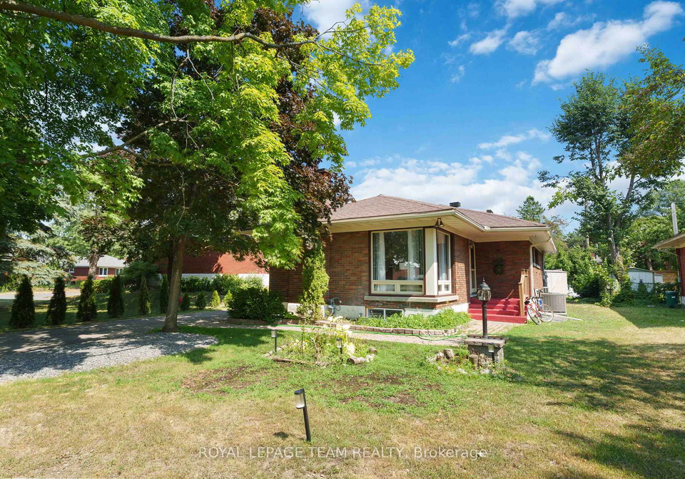 1587-devon-street-ottawa-ontario-x12363772