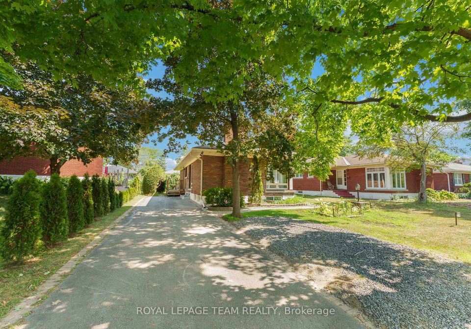 1587-devon-street-ottawa-ontario-x12363772