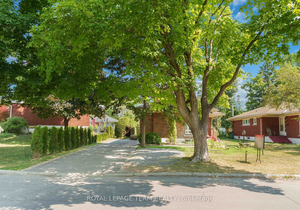 1587-devon-street-ottawa-ontario-x12363772
