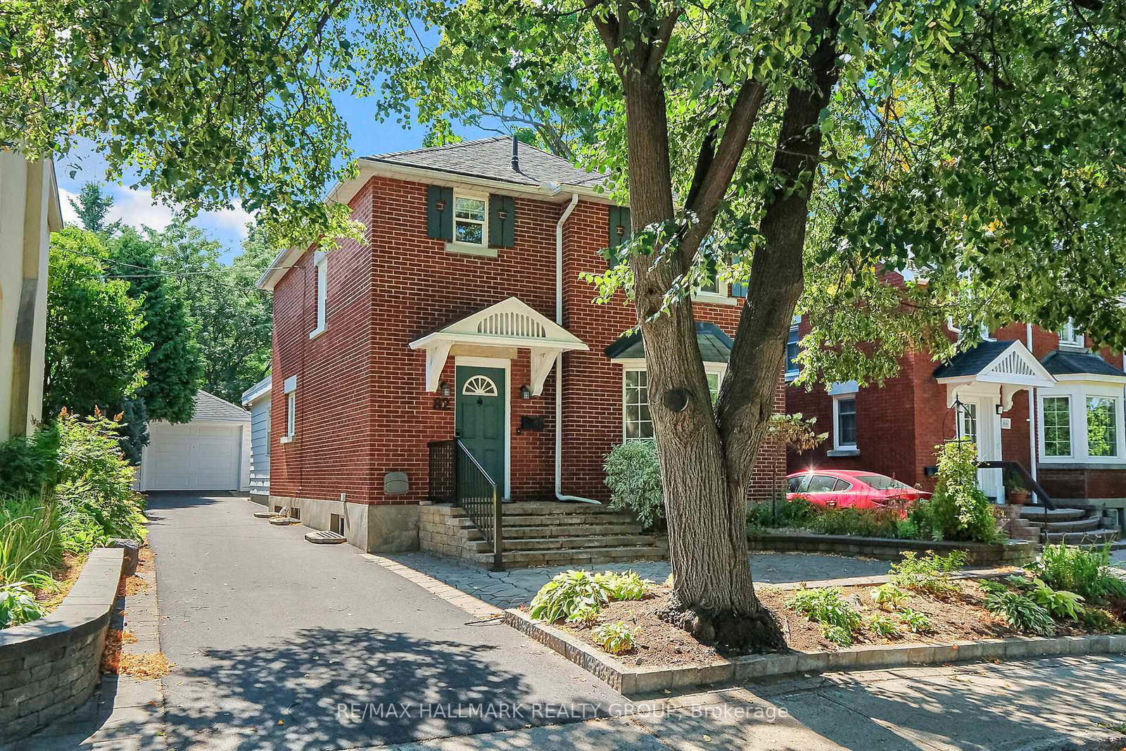 82-laurentian-place-ottawa-ontario-x12363970