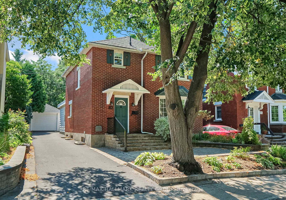 82-laurentian-place-ottawa-ontario-x12363970