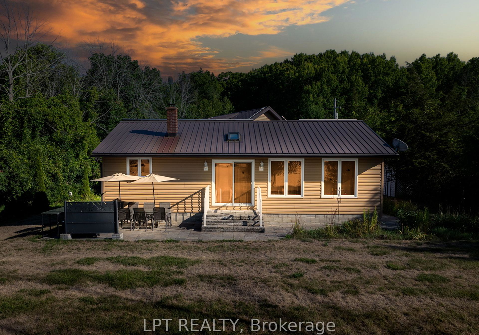 1847-county-road-7-prince-edward-county-ontario-x12363991