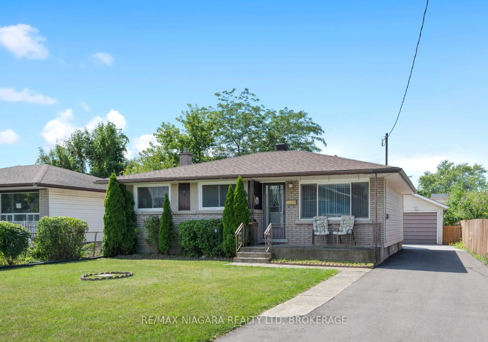 9-ashford-place-st-catharines-ontario-x12364021