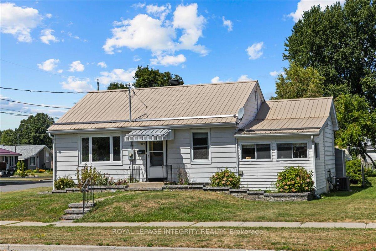 919-leonard-avenue-cornwall-ontario-x12364526
