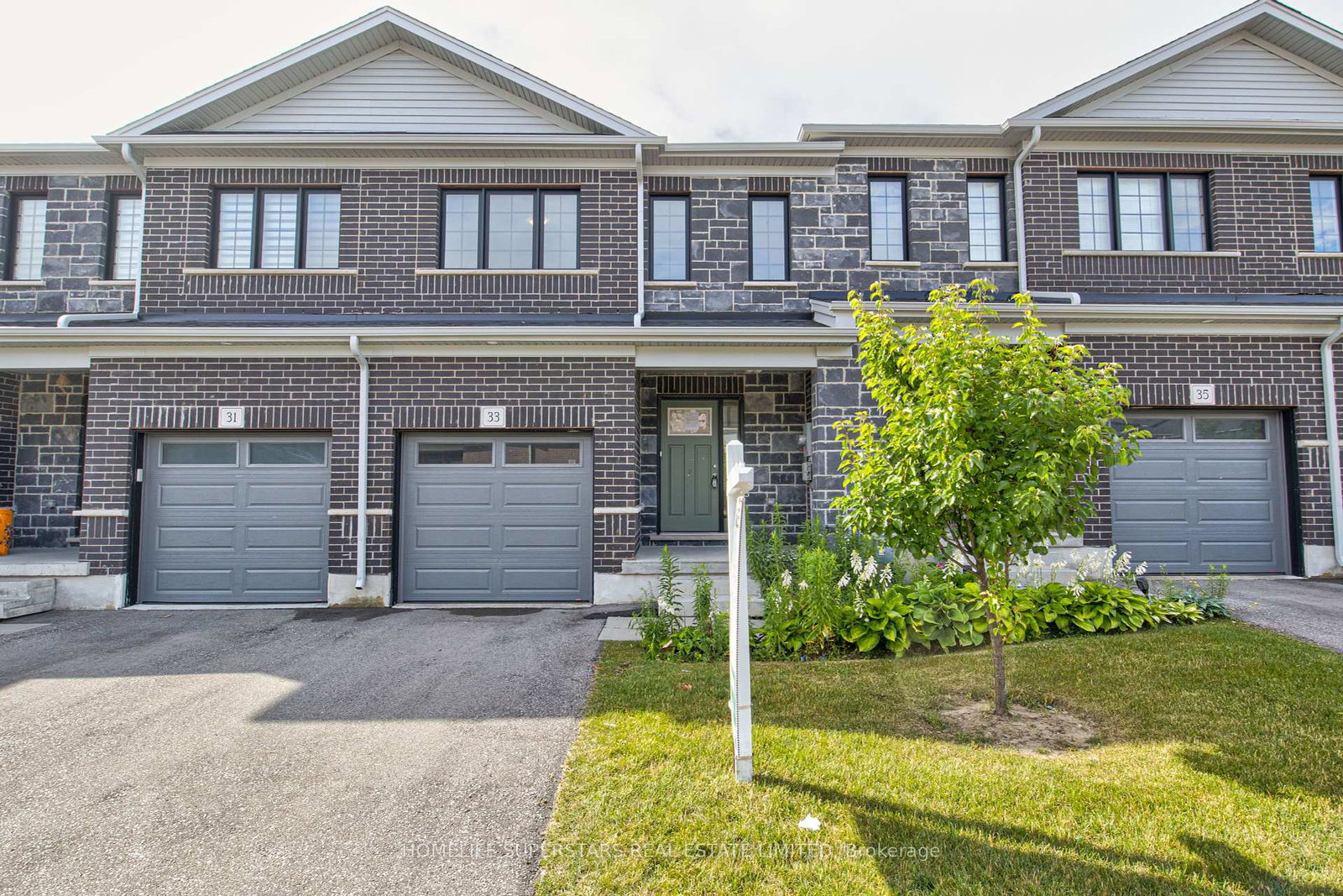 33-woodedge-circle-kitchener-ontario-x12364572