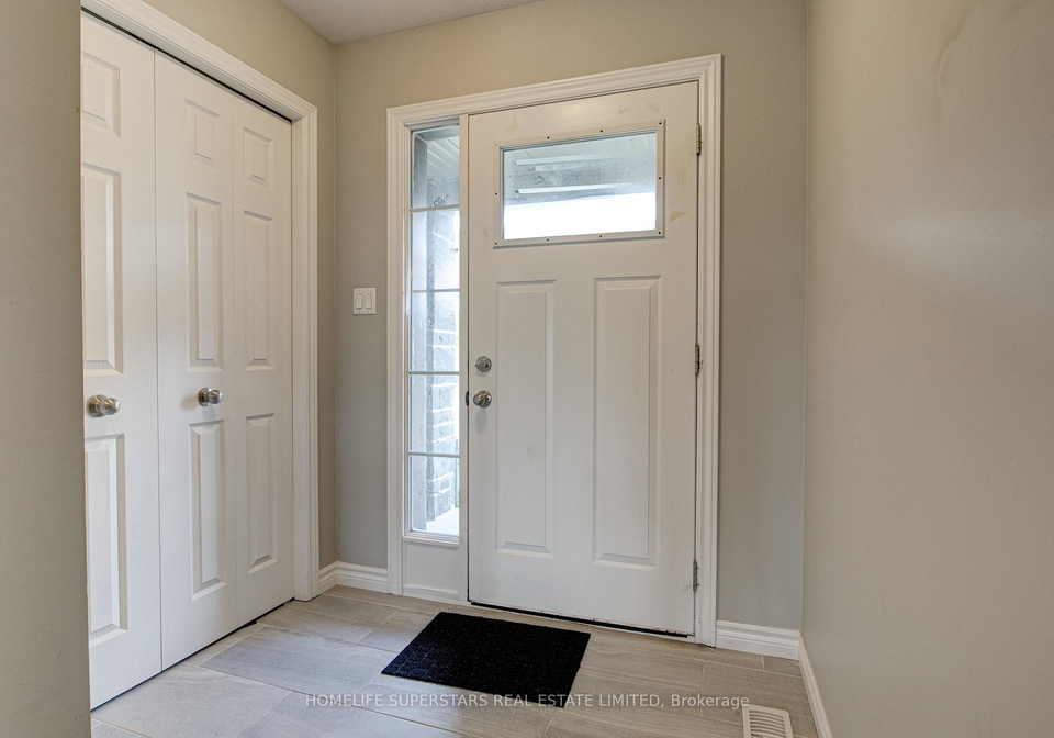 33-woodedge-circle-kitchener-ontario-x12364572