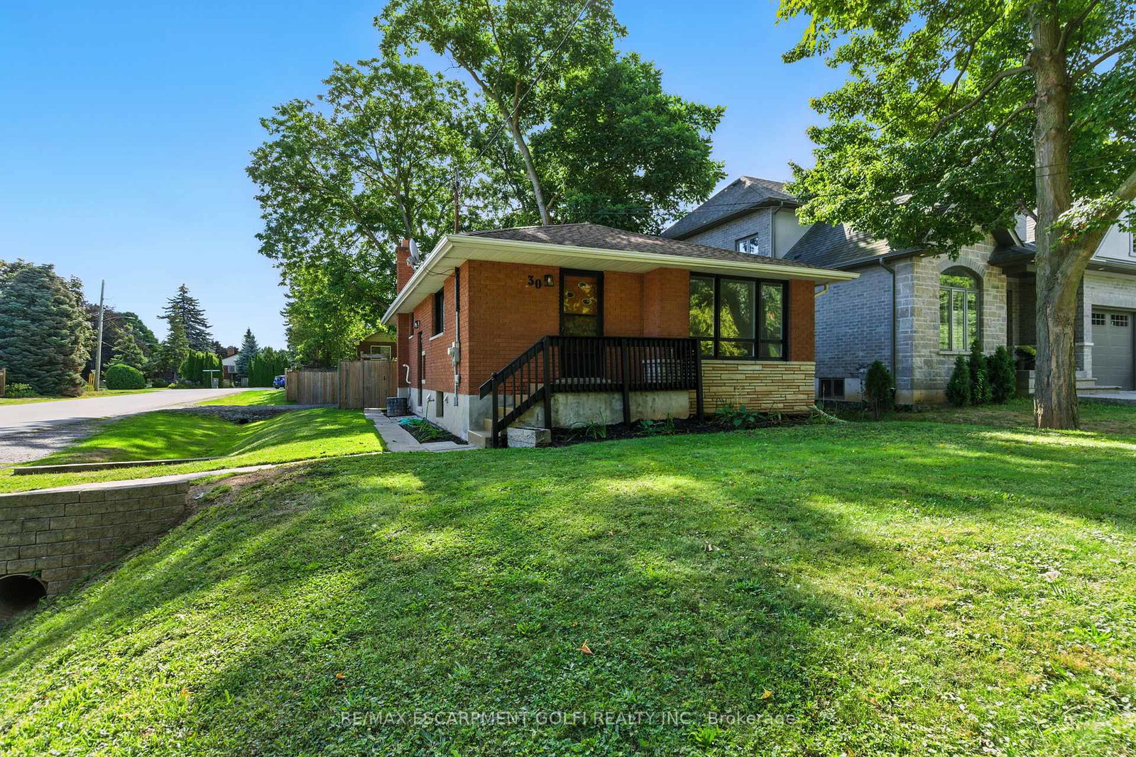 30-kerman-avenue-grimsby-ontario-x12364645