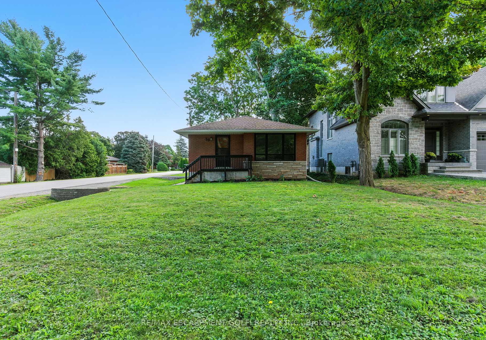 30-kerman-avenue-grimsby-ontario-x12364645