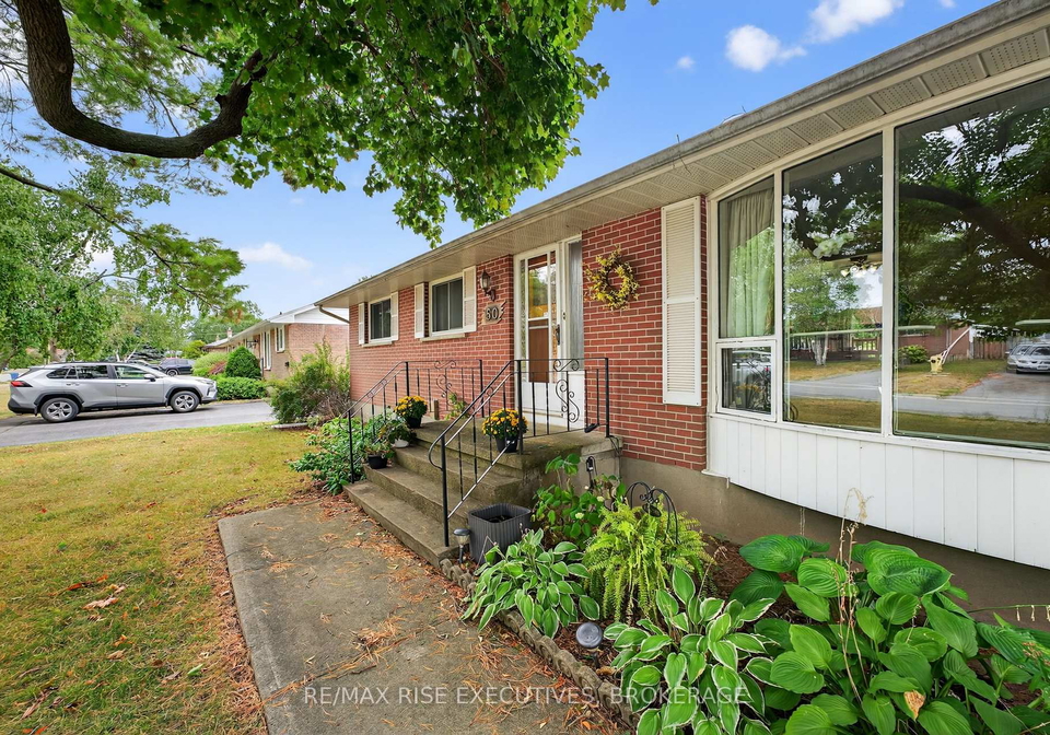 50-hyland-court-loyalist-ontario-x12364691