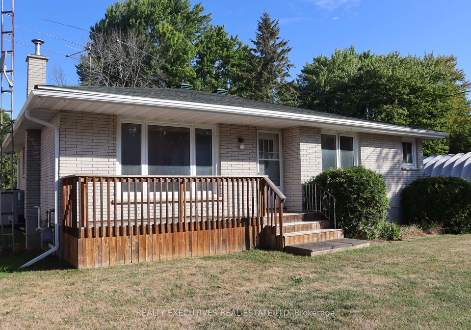 12397-county-road-18-south-dundas-ontario-x12365721