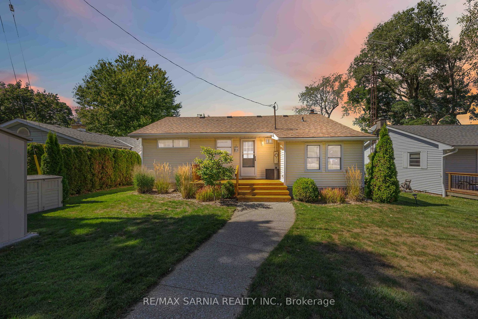 5332-broadview-avenue-lambton-shores-ontario-x12365813