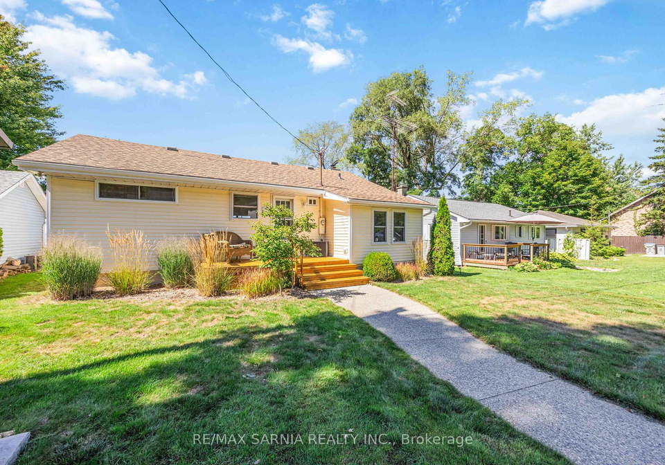 5332-broadview-avenue-lambton-shores-ontario-x12365813