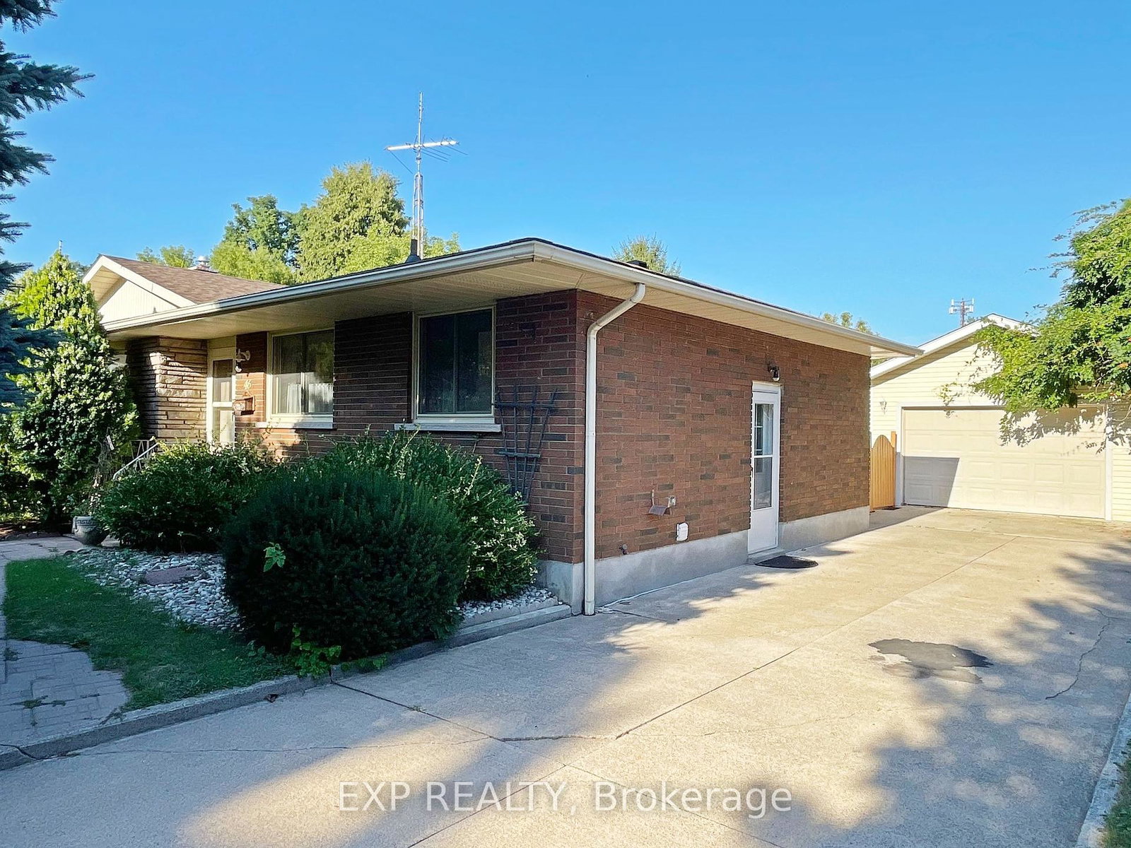 46-croydon-drive-st-catharines-ontario-x12365845