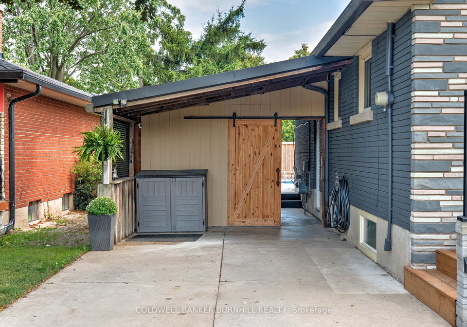 175-kings-forest-drive-hamilton-ontario-x12365850