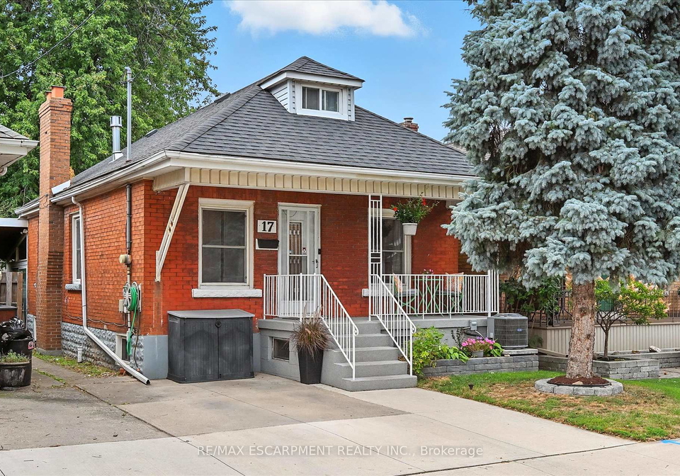 17-cameron-avenue-n-hamilton-ontario-x12366450