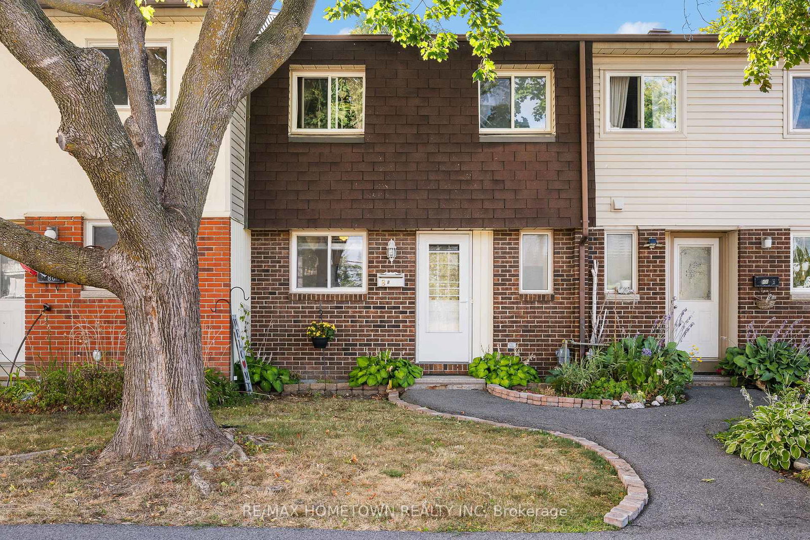 8b-sonnet-crescent-ottawa-ontario-x12367138