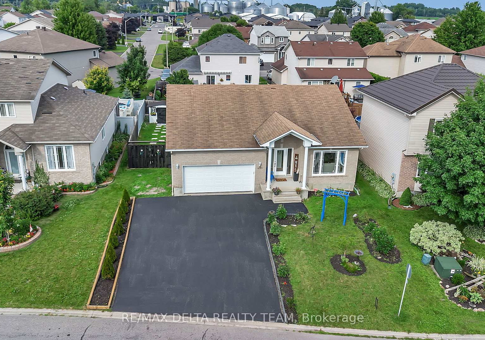 400-centenaire-street-russell-ontario-x12367168
