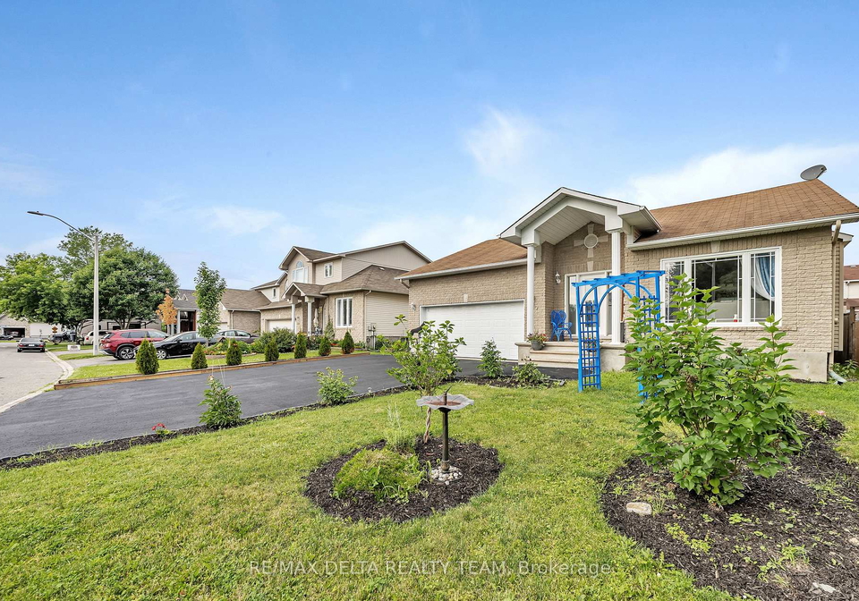 400-centenaire-street-russell-ontario-x12367168