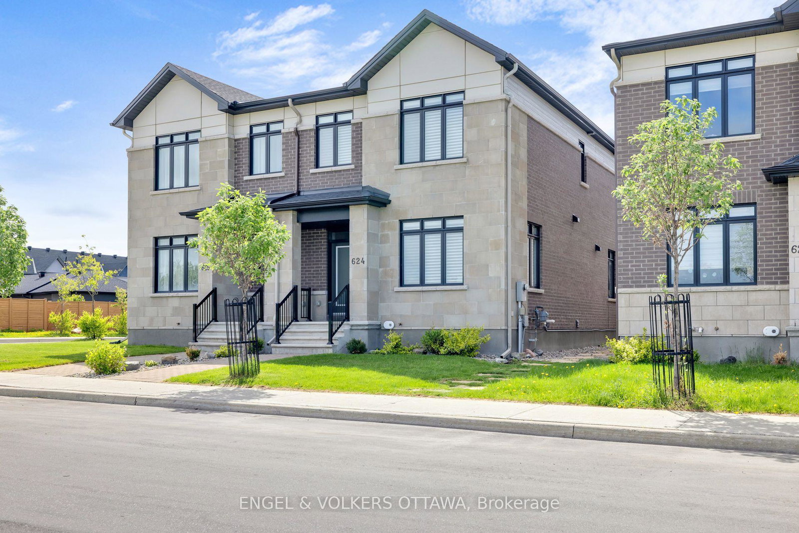 624-mikinak-road-ottawa-ontario-x12367177