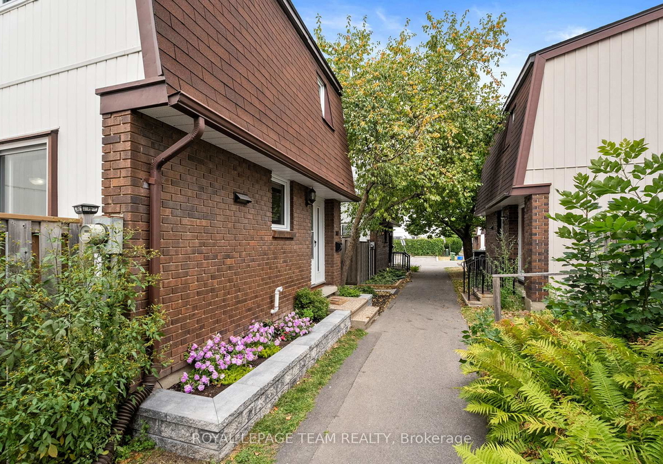 2166-loyola-avenue-ottawa-ontario-x12367943