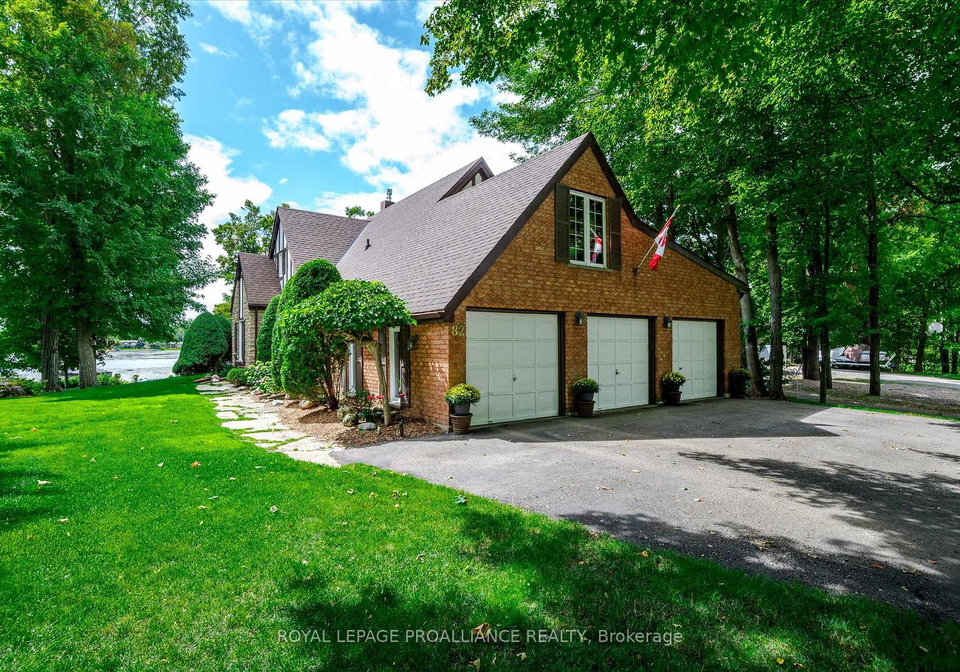 82-cadillac-boulevard-kawartha-lakes-ontario-x12368016