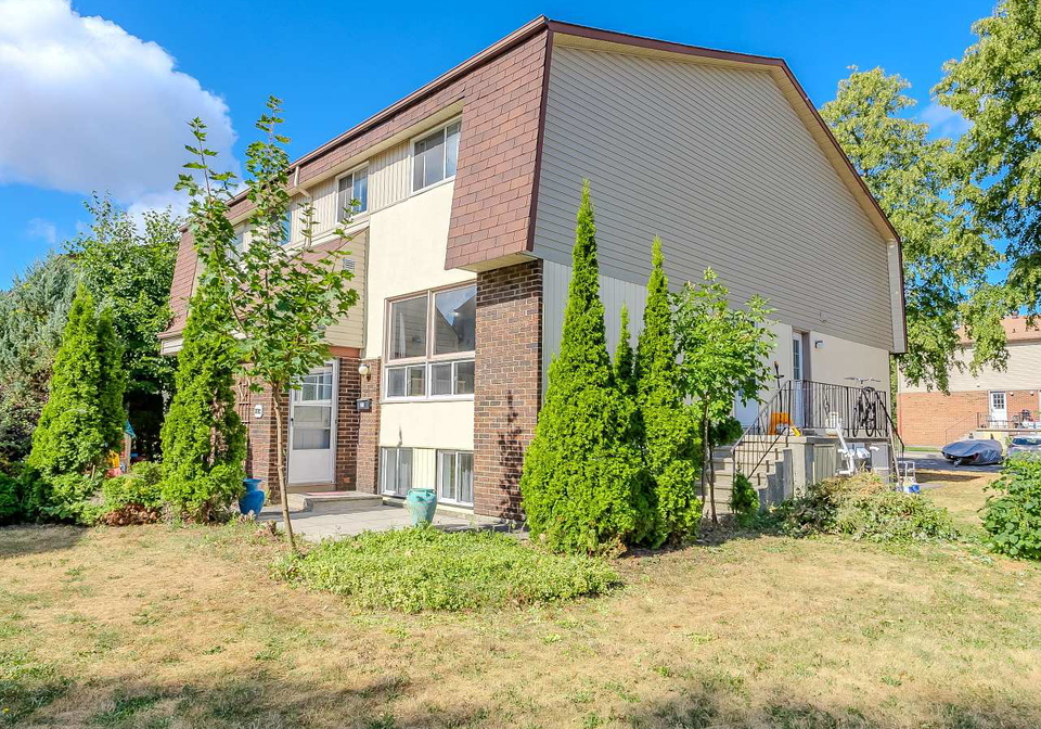 37-forester-crescent-ottawa-ontario-x12368019
