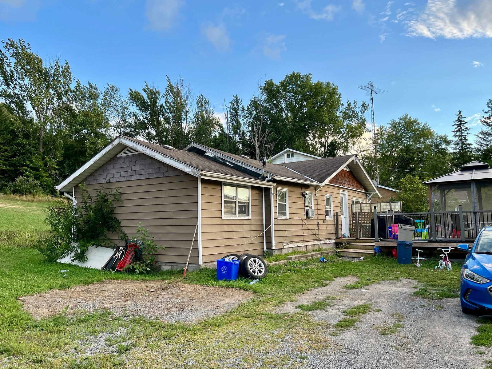 2251-county-road-3-prince-edward-county-ontario-x12368063