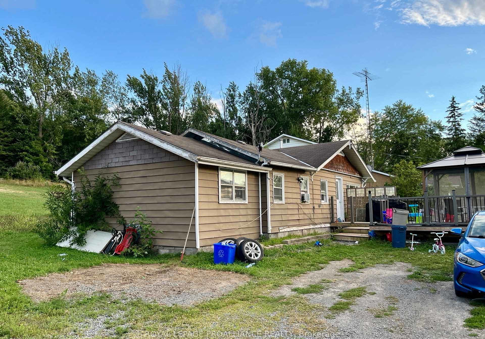 2251-county-road-3-prince-edward-county-ontario-x12368063