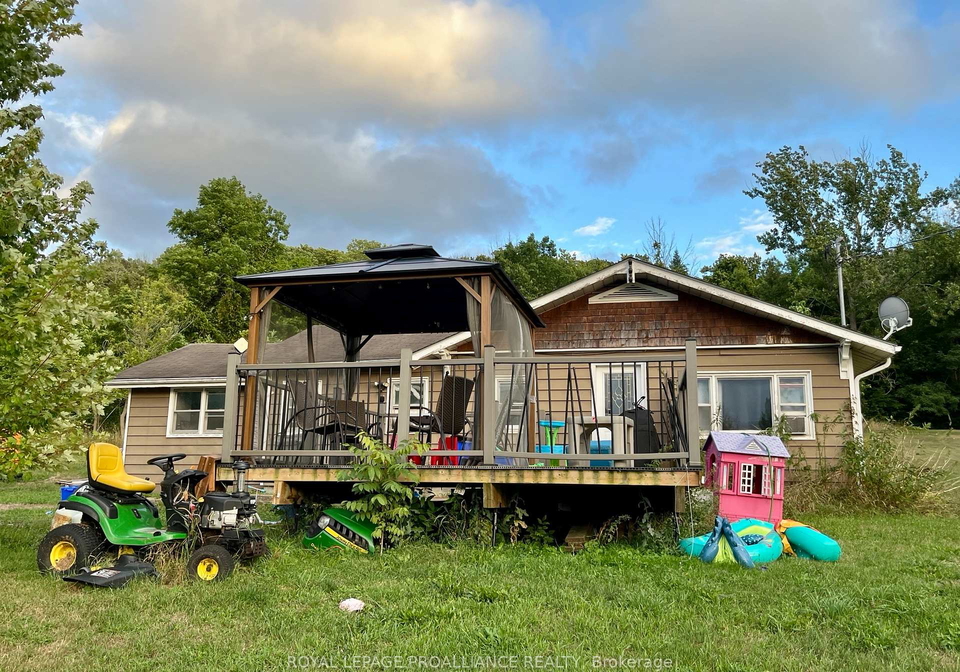 2251-county-road-3-prince-edward-county-ontario-x12368063