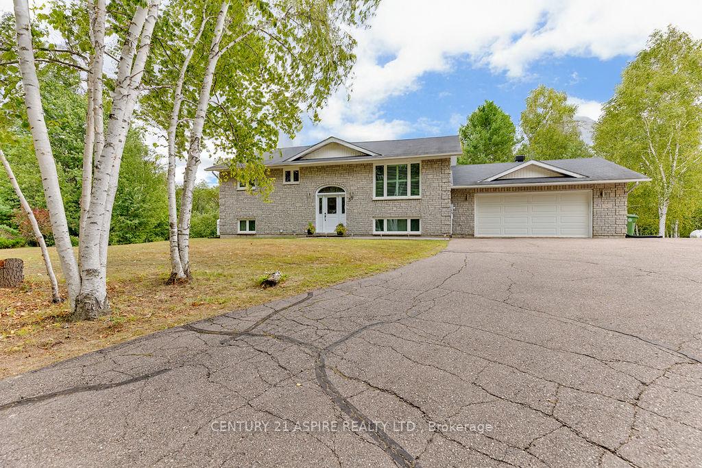 39-sufian-street-laurentian-valley-ontario-x12368066