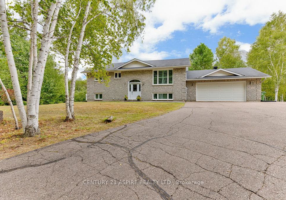 39-sufian-street-laurentian-valley-ontario-x12368066