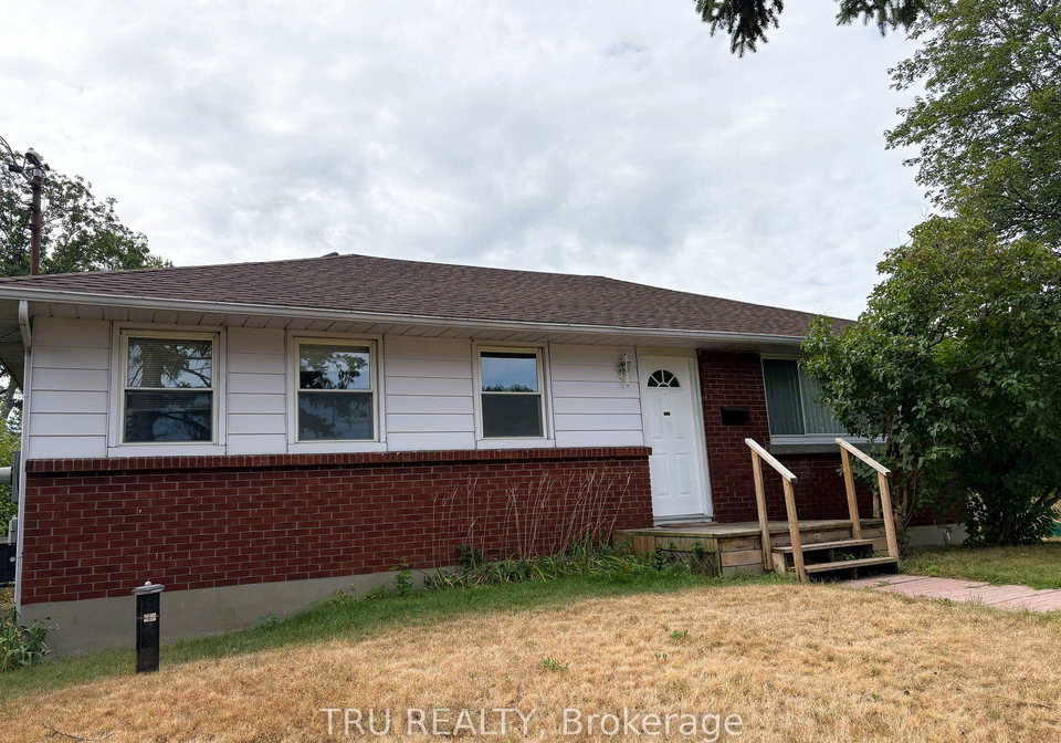 16-sandy-avenue-s-ottawa-ontario-x12368312
