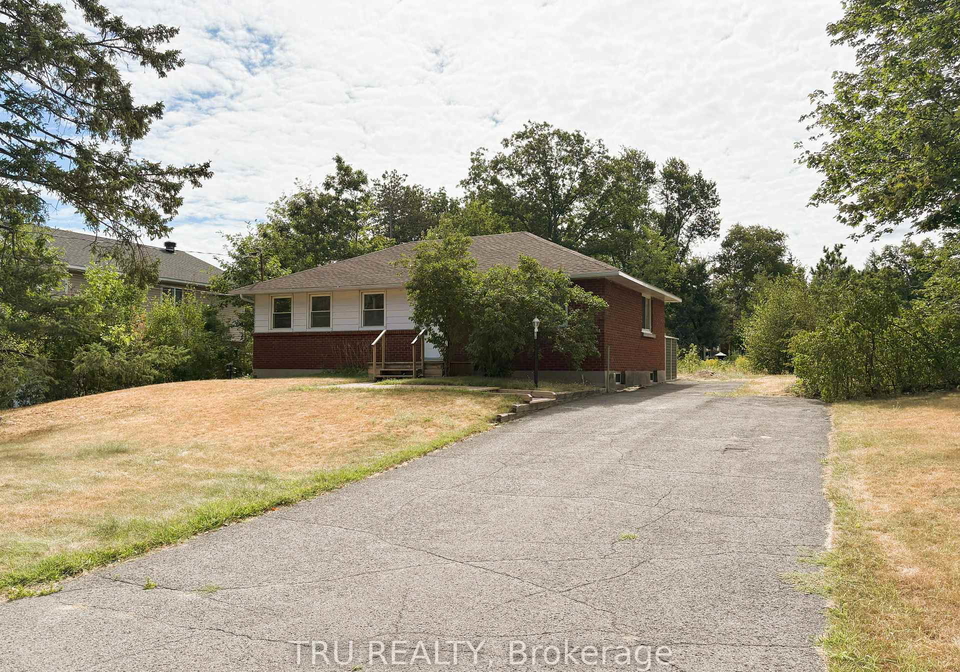 16-sandy-avenue-s-ottawa-ontario-x12368312