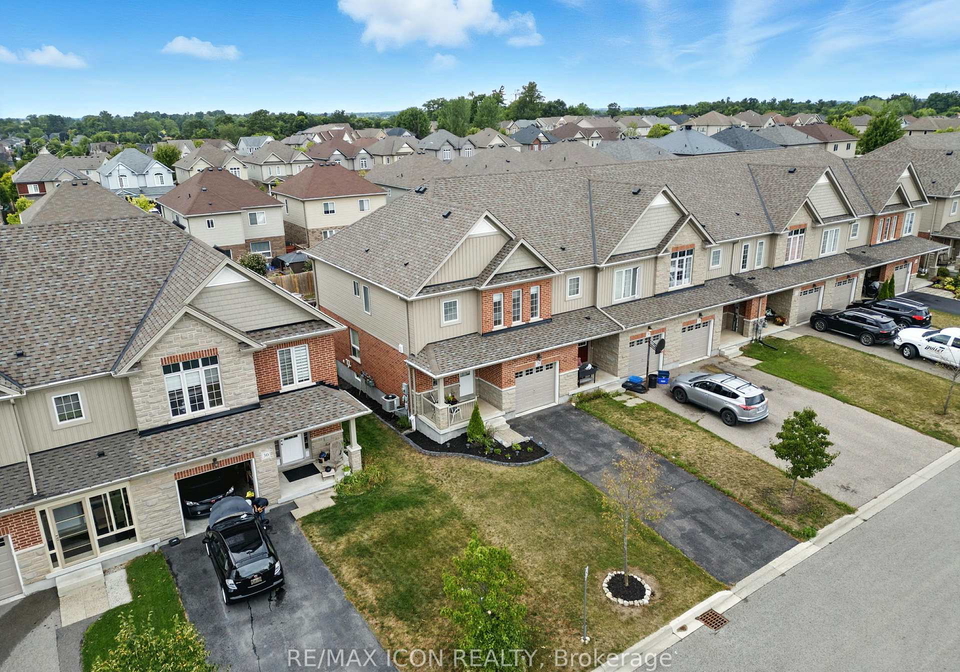 28-freer-drive-north-dumfries-ontario-x12368346