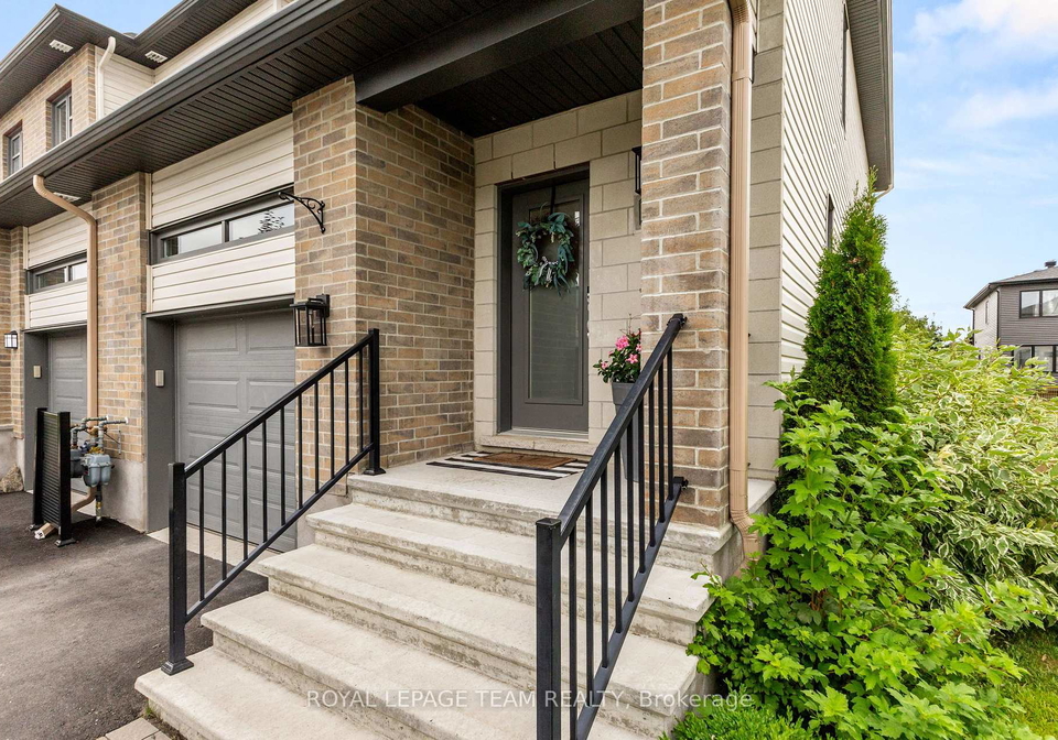 270-munro-street-carleton-place-ontario-x12368484