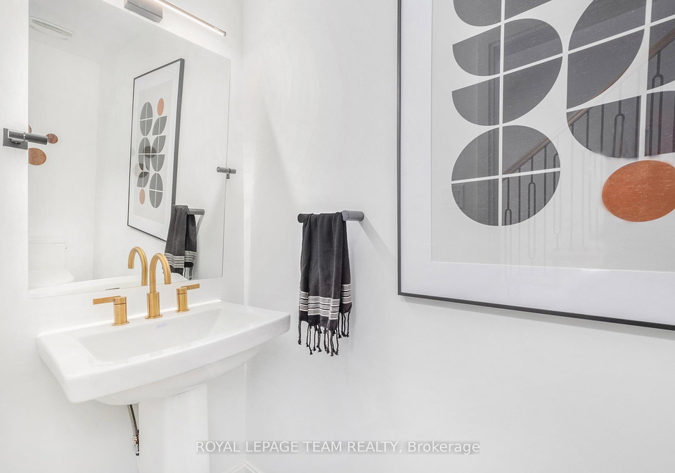 404-lillian-freiman-private-ottawa-ontario-x12368521