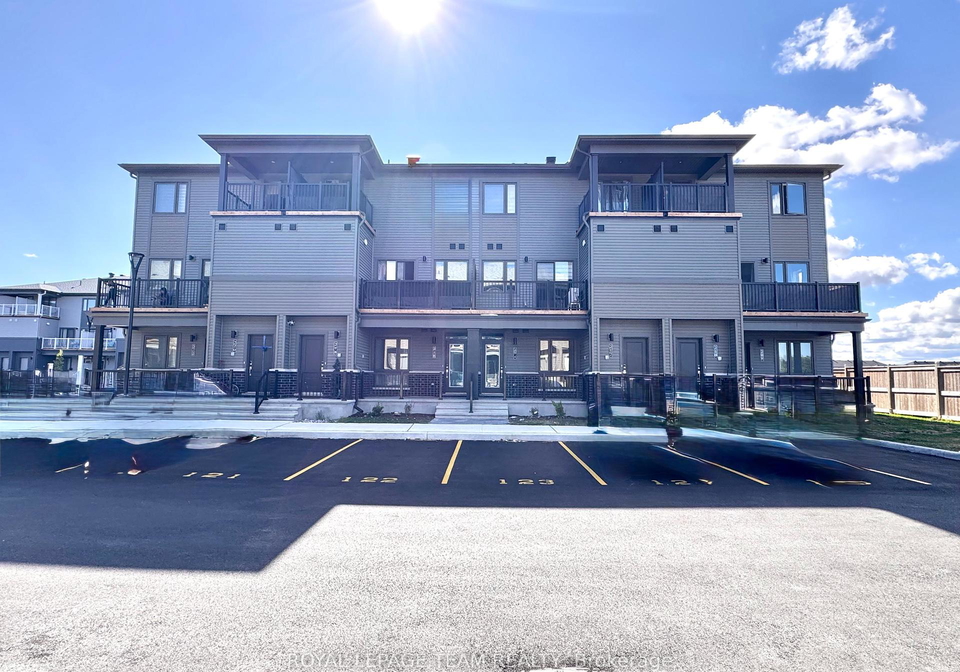 212-parnian-pvt-ottawa-ontario-x12368748