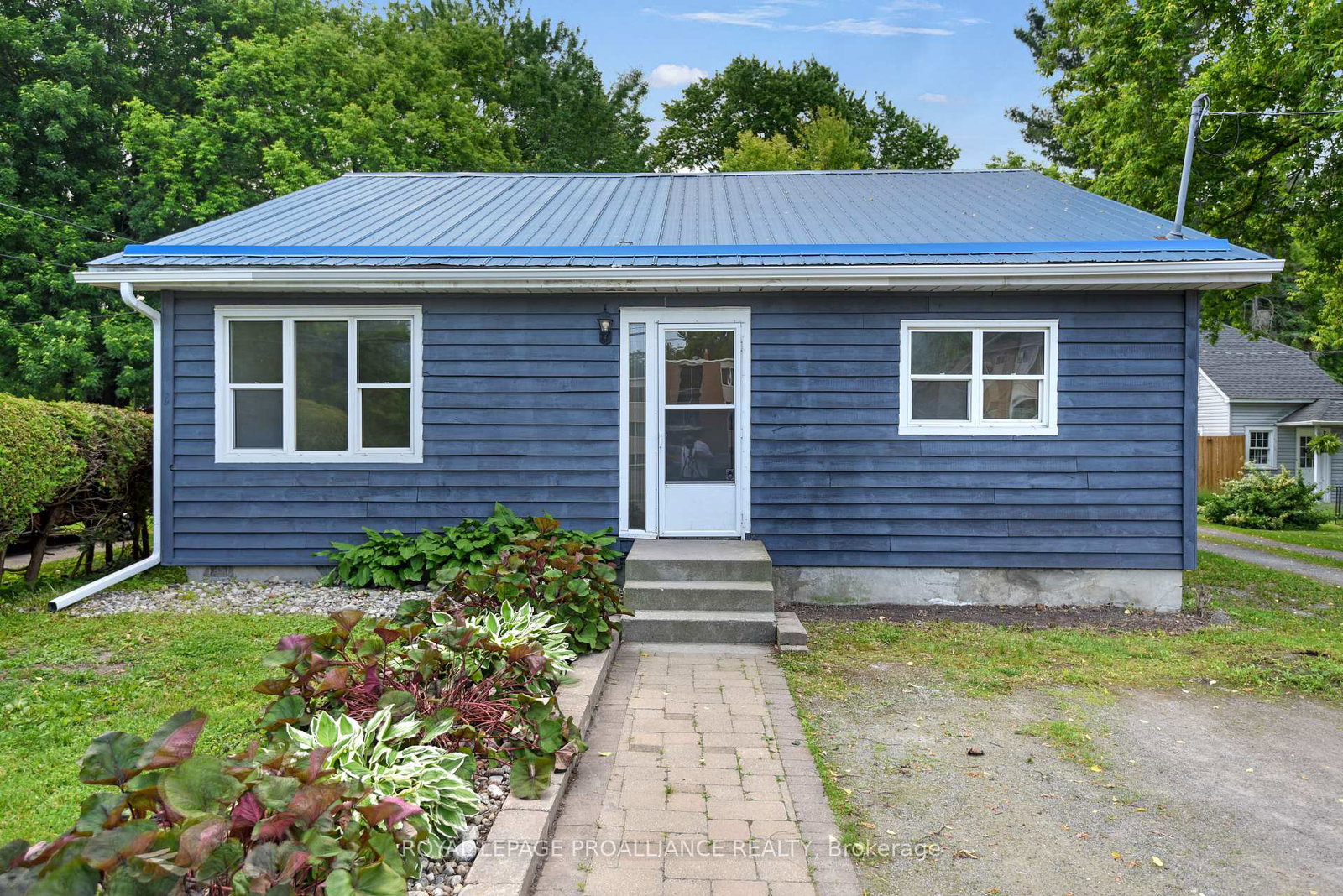 11-broadway-avenue-brockville-ontario-x12368971