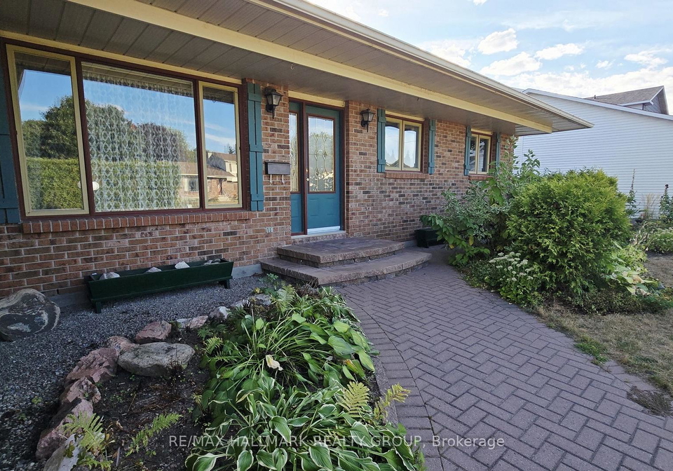 33-fortune-street-ottawa-ontario-x12369009