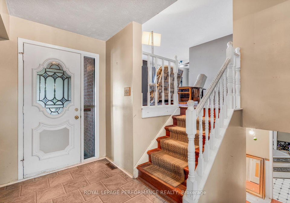 42-chateau-crescent-russell-ontario-x12369179