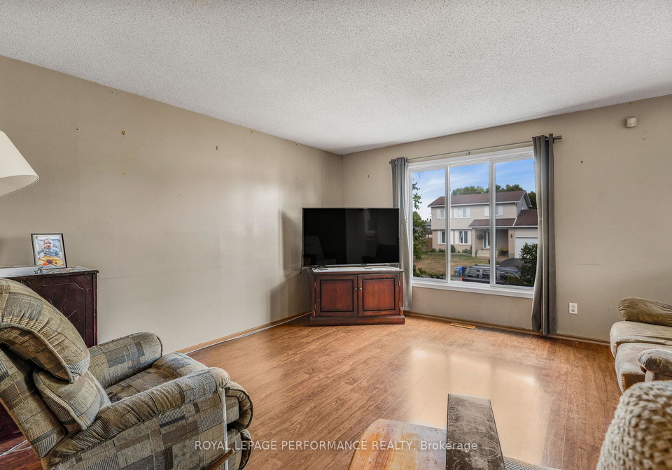 42-chateau-crescent-russell-ontario-x12369179