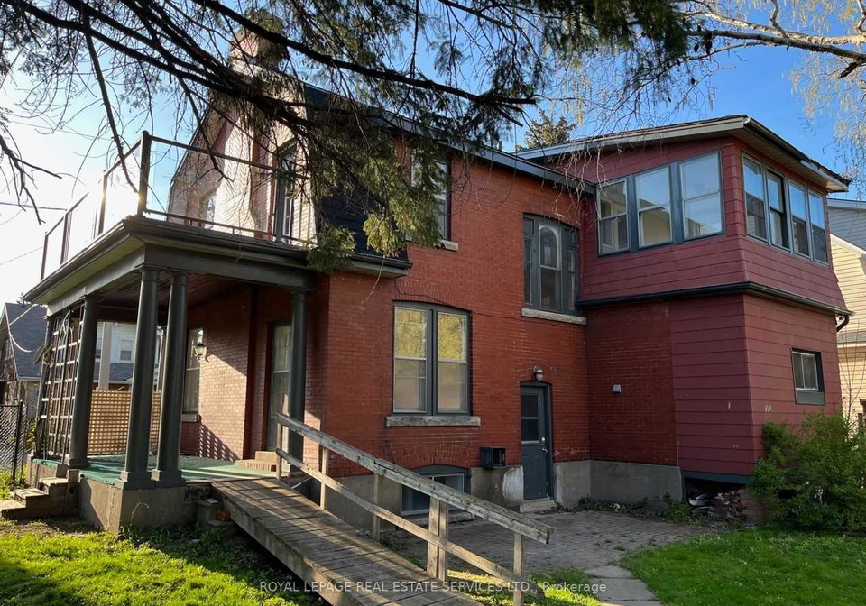 17-leinster-avenue-s-hamilton-ontario-x12369796